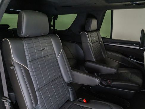 Used 2025 Cadillac Escalade V AWD/4WD image 35