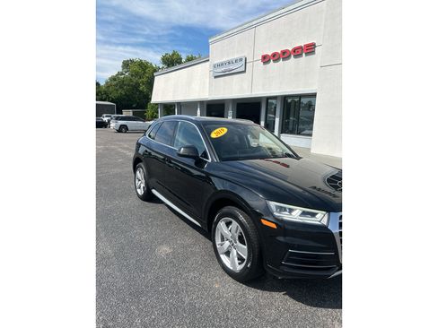 Used 2019 Audi Q5 2.0T Premium Plus w/ Premium Plus Package AWD/4WD image 2