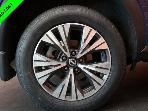 Used 2023 Nissan Rogue SV image 84