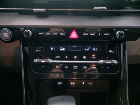 Used 2022 Kia Carnival SX image 23