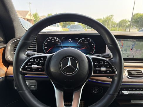 Certified 2023 Mercedes-Benz GLS 580 4MATIC image 11