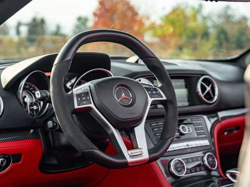 Used 2015 Mercedes-Benz SL 63 AMG image 35