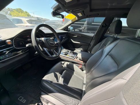 Used 2021 Audi Q8 Premium Plus w/ Premium Plus Package AWD/4WD image 3