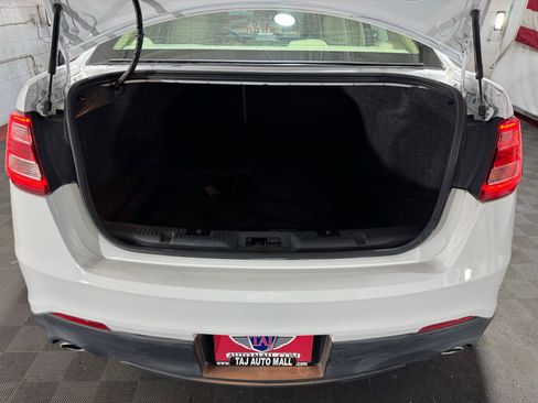Used 2015 Ford Taurus SE image 14