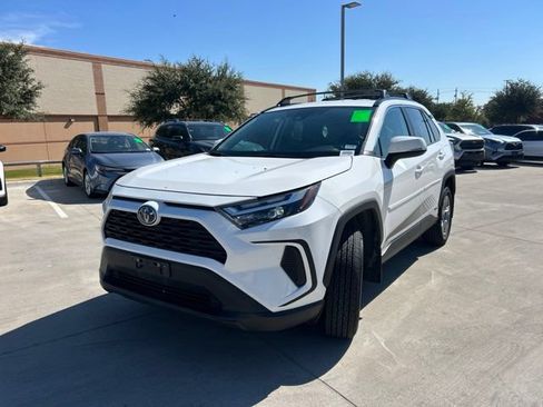 Used 2024 Toyota RAV4 LE AWD/4WD image 8