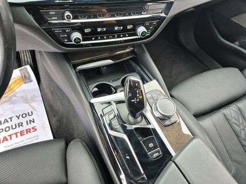Used 2021 BMW 530i xDrive w/ Premium Package AWD/4WD image 15