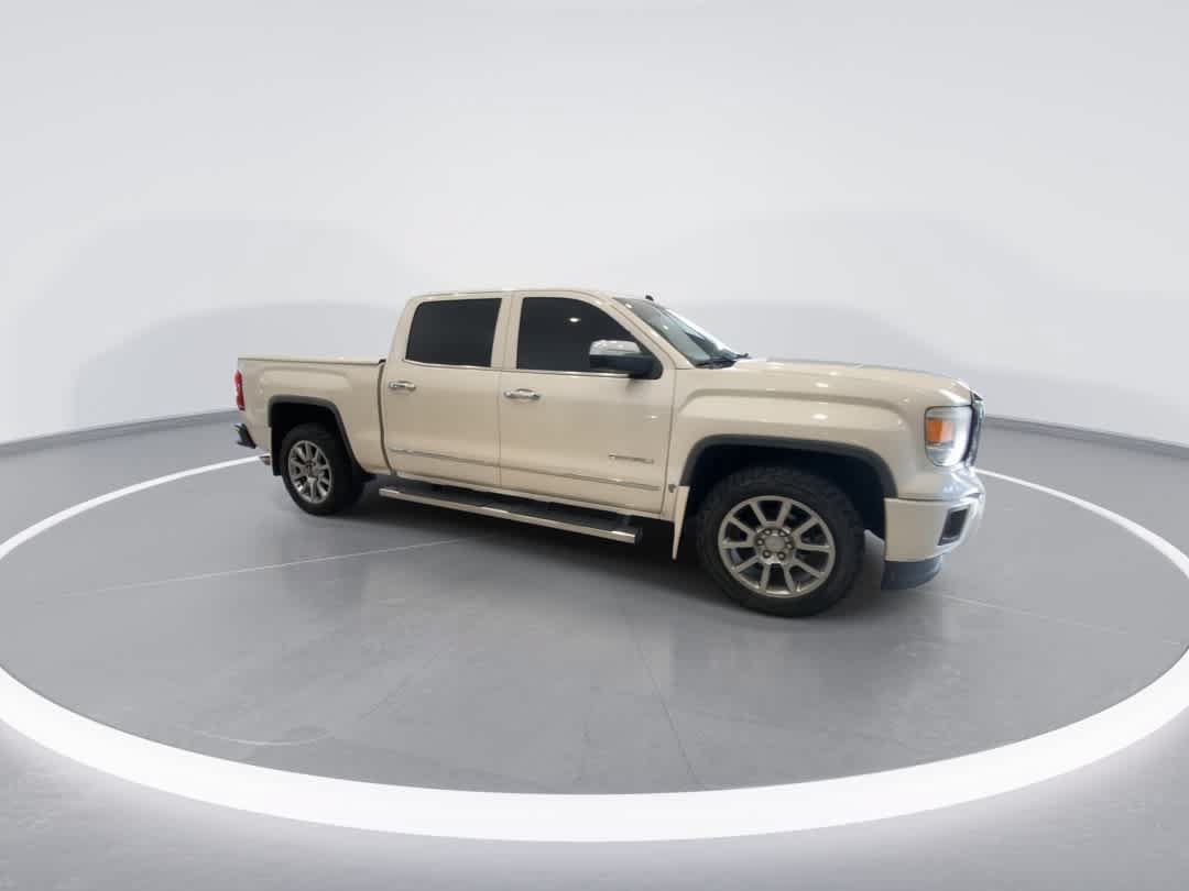 Used 2014 GMC Sierra 1500 Denali w/ Driver Alert Package AWD/4WD image 2
