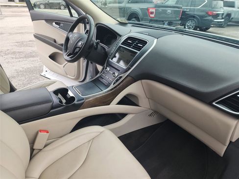 Used 2017 Lincoln MKX Select w/ Select Plus Package image 23