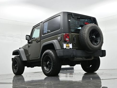 Used 2015 Jeep Wrangler Sport w/ Connectivity Group AWD/4WD image 18