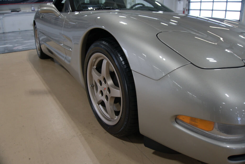 Used 2001 Chevrolet Corvette Convertible w/ Preferred Equipment Group2 RWD image 29