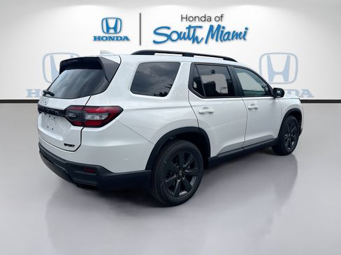 New 2026 Honda Pilot Sport image 7