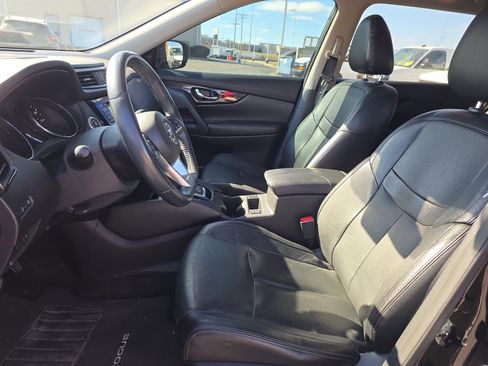 Used 2017 Nissan Rogue SL w/ SL Premium Package image 13