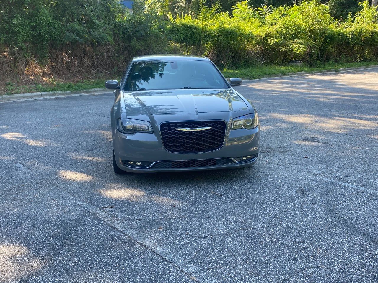 Used 2019 Chrysler 300 S RWD image 2