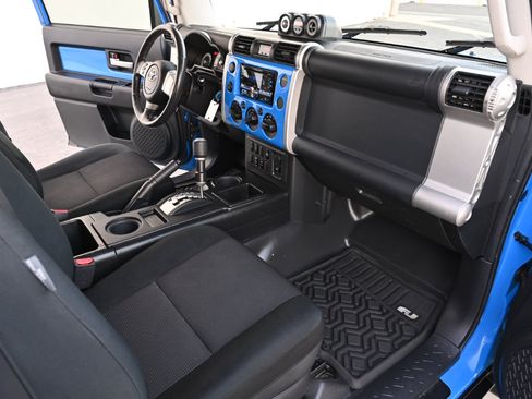 Used 2008 Toyota FJ Cruiser 2WD image 14