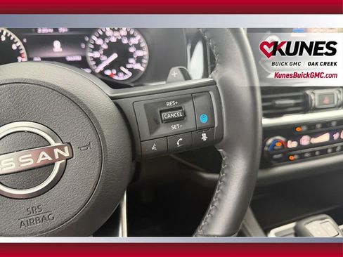 Used 2025 Nissan Pathfinder SV AWD/4WD image 18
