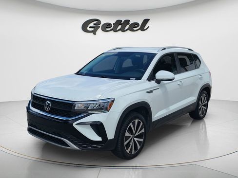 Used 2022 Volkswagen Taos SE image 1
