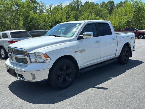 Used 2018 RAM 1500 SLT image 3