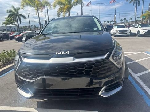 Used 2024 Kia Sportage LX AWD/4WD image 1