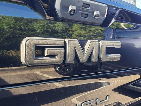 Used 2024 GMC Sierra 1500 Denali w/ Technology Package AWD/4WD image 6