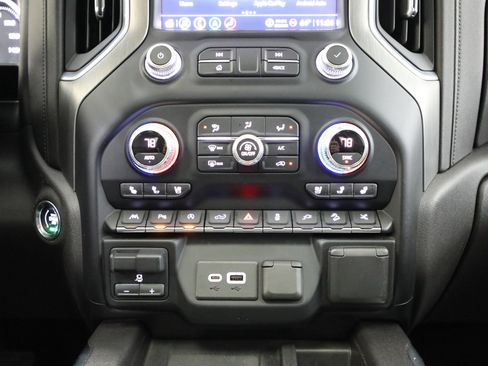 Used 2021 GMC Sierra 1500 Denali w/ Denali Ultimate Package image 7