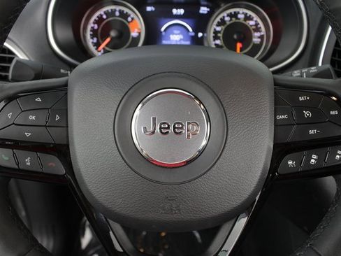 Used 2023 Jeep Cherokee Altitude Lux image 12