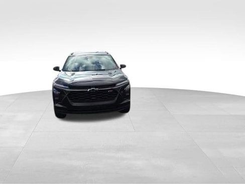Certified 2025 Chevrolet Trax RS w/ Driver Confidence Package FWD image 16