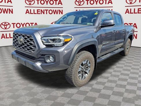 Used 2021 Toyota Tacoma TRD Off-Road w/ Technology Package AWD/4WD image 3
