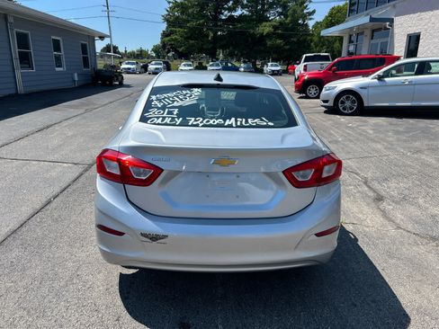 Used 2017 Chevrolet Cruze LS FWD image 6