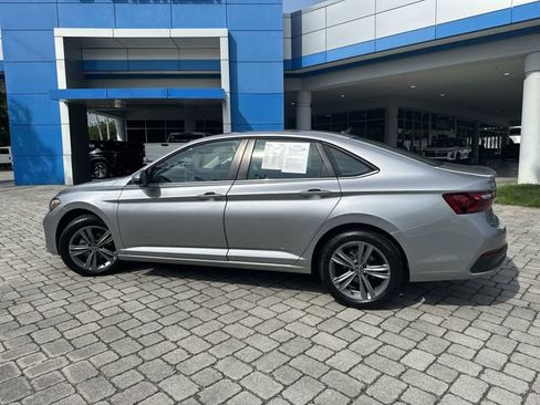 Used 2024 Volkswagen Jetta SE FWD image 36