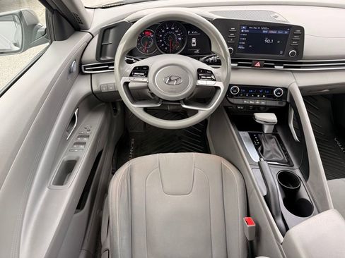 Used 2023 Hyundai Elantra SEL w/ Winter Weather Package FWD image 28