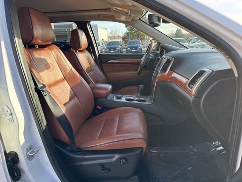 Used 2013 Jeep Grand Cherokee Overland image 10
