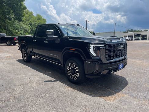 Used 2024 GMC Sierra 2500 Denali Ultimate AWD/4WD image 7