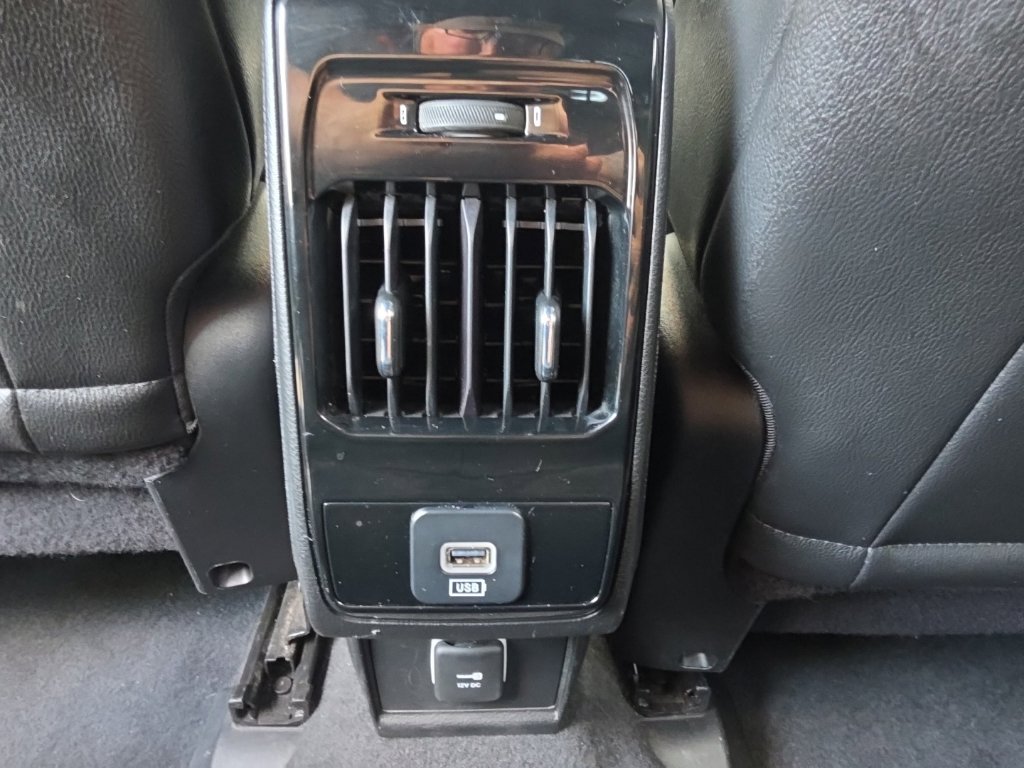 Used 2024 Jeep Compass Latitude AWD/4WD image 32