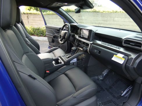 Used 2025 Toyota Tacoma SR5 image 30