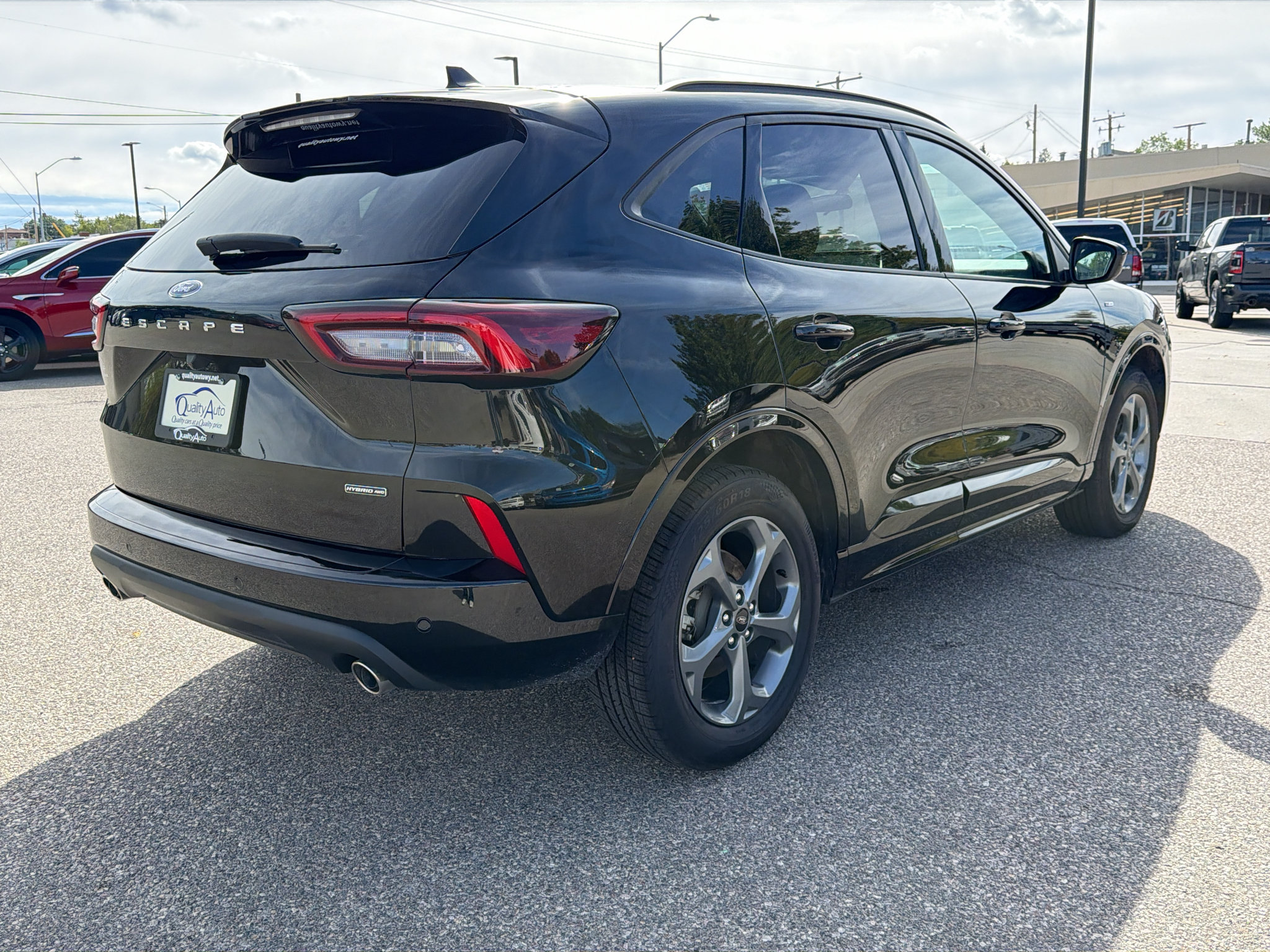 Used 2024 Ford Escape ST-Line Select w/ Tech Pack #1 AWD/4WD image 2