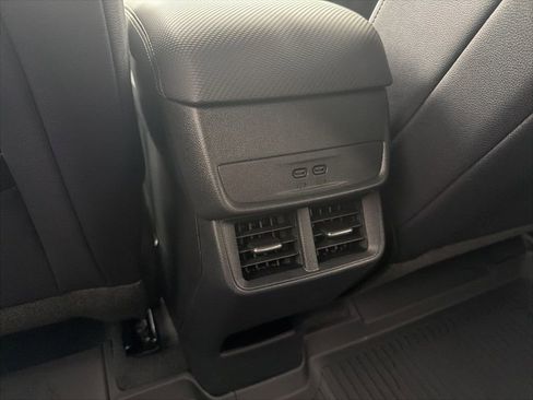 Used 2026 Chevrolet Equinox LT w/ Convenience Package II image 35