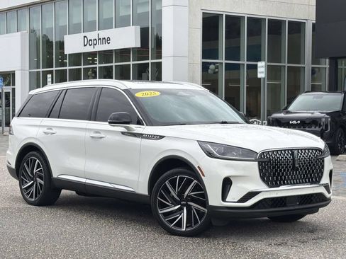 Used 2025 Lincoln Aviator Reserve w/ Equipment Group 201A AWD/4WD image 32