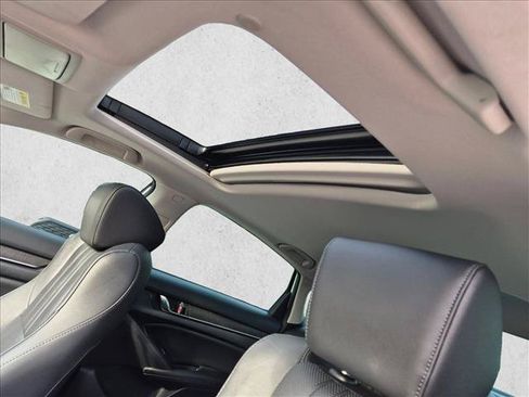 Used 2020 Honda Accord Touring image 15
