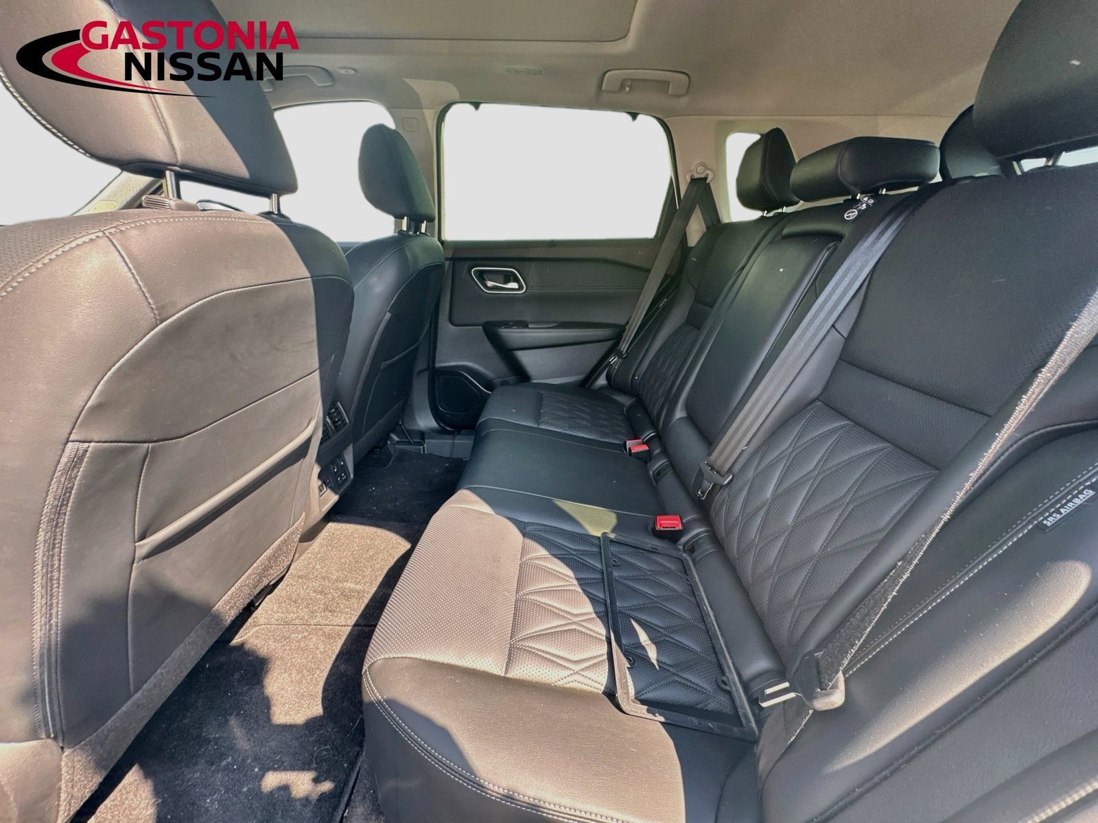 Used 2023 Nissan Rogue Platinum w/ Platinum Premium Package AWD/4WD image 33