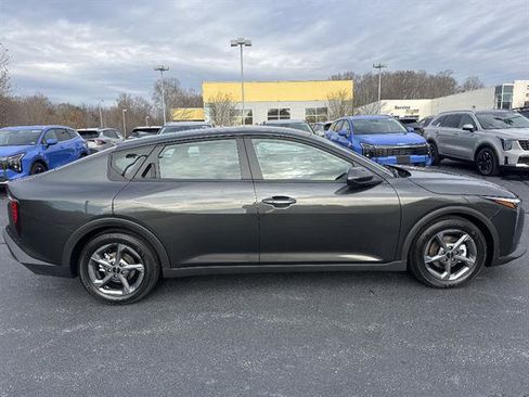 New 2025 Kia K4 LXS image 8