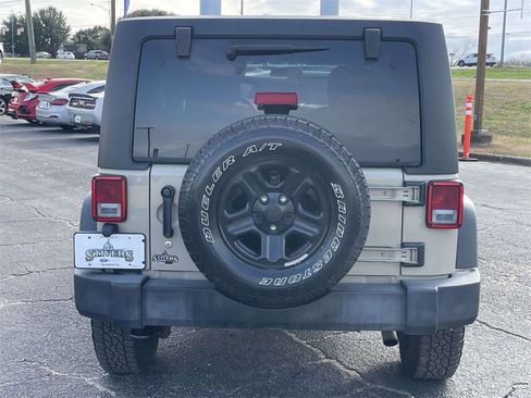 Used 2017 Jeep Wrangler Unlimited Sport w/ Connectivity Group image 4