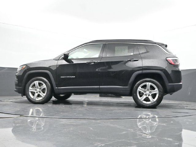 Used 2024 Jeep Compass Latitude w/ Altitude Special Edition AWD/4WD image 49