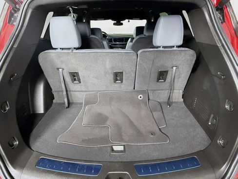 Used 2023 Buick Enclave Essence w/ Sport Touring Edition image 33