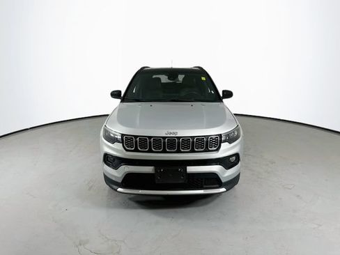 Used 2024 Jeep Compass Limited AWD/4WD image 2