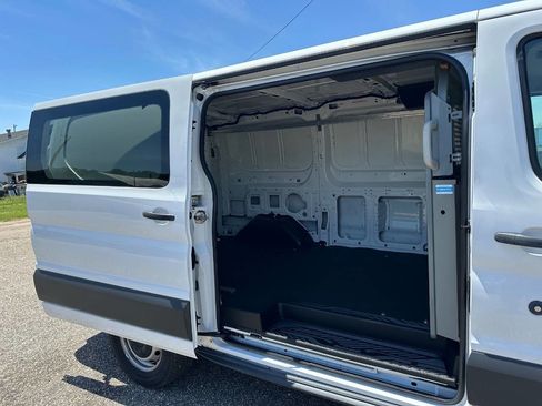 Used 2016 Ford Transit 150 130 Low Roof RWD image 4