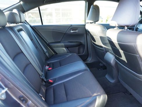 Used 2016 Honda Accord Sport image 19