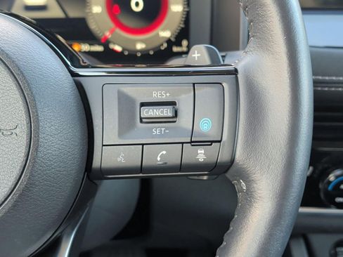 Used 2024 Nissan Rogue SL FWD image 14