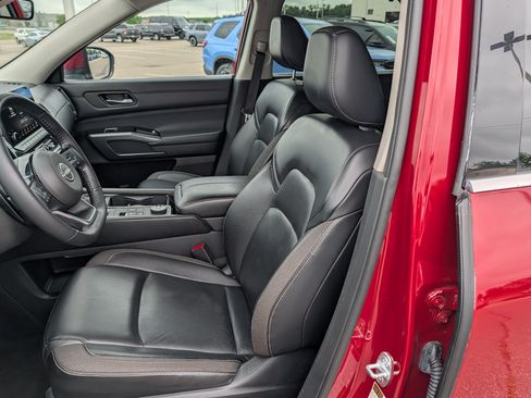 Used 2023 Nissan Pathfinder SL AWD/4WD image 20