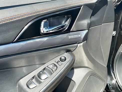Used 2021 Nissan Maxima SR w/ Sport Mat Group FWD image 18
