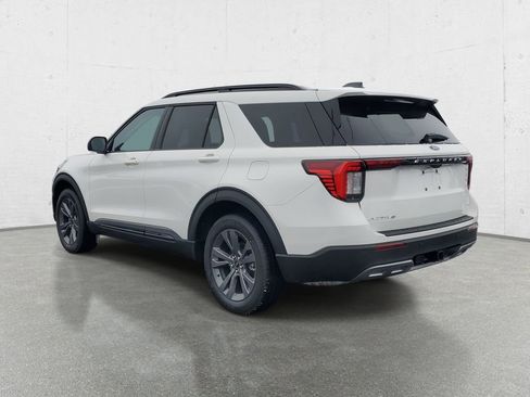 New 2026 Ford Explorer Active w/ Active Comfort Package image 5